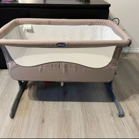 bedside crib Chicco