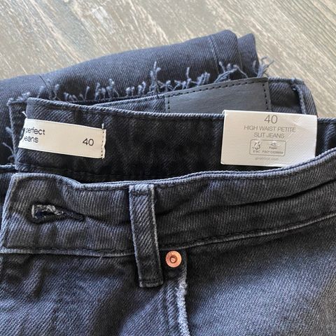 Gina tricot high waist petite jeans str 40