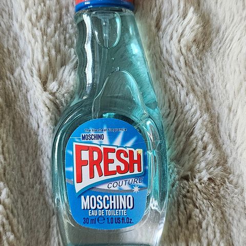 Moschino Parfyme Fresh Couture selges