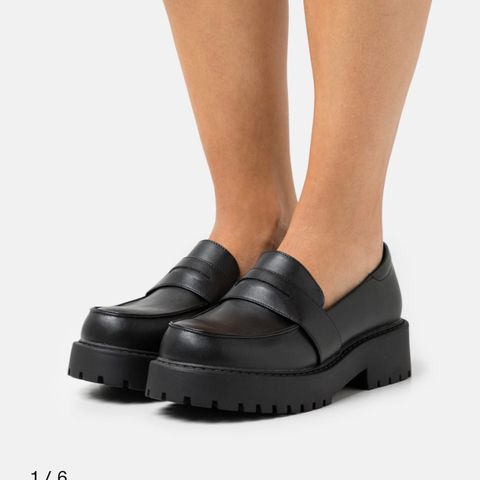 Sorte loafers fra Monki str 41