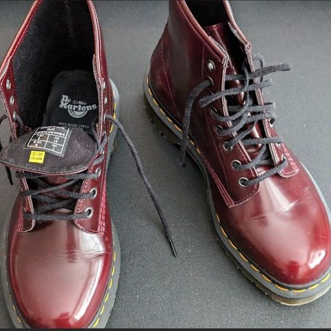 Dr. Martens vinrød/cherry vegan