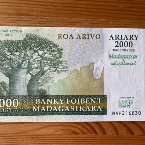 Madagascar 2000 Ariary. 2007 - 2012 UNC comm. MAP P. 93
