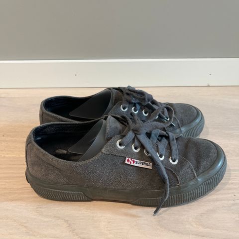 Superga sko strs 37, grå semsket skinn