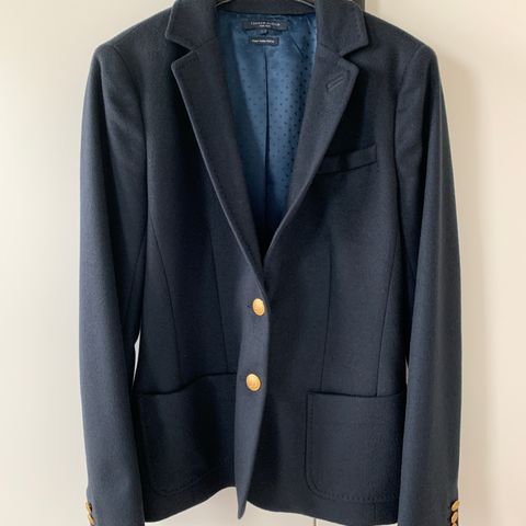 Ny Tommy Hilfiger blazer med gullknapper