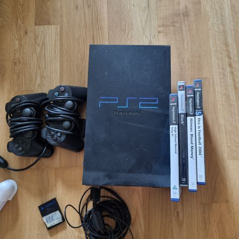 Playstation 2 med utstyr