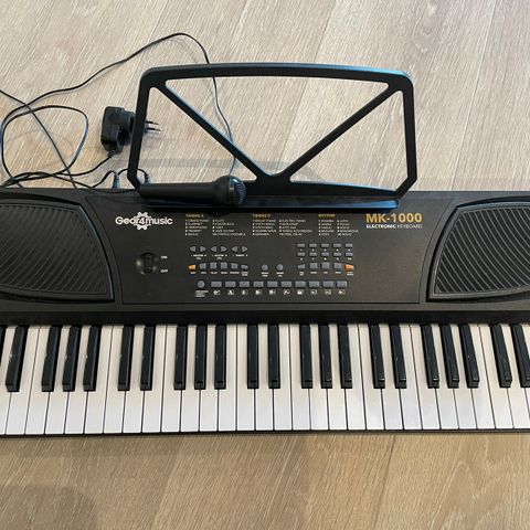 Mk-1000 keyboard fra Gear4music