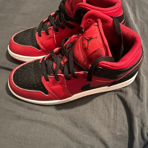 Nike Jordan 1  high reverse bred- nesten ikke brukt