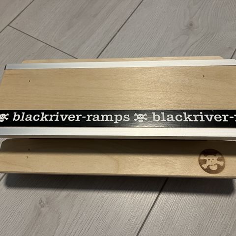 Blackriver Fingerboard Table