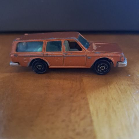 Majorette Volvo 245 DL selges