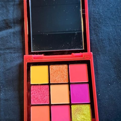 huda beauty neon palette