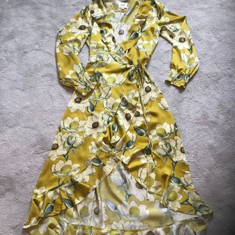Omslagskjole "Magnolia Dress" fra Second Female