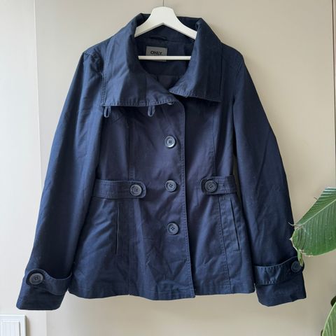 Blå trench coat i large (medium)