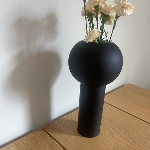 Cooee design pillar vase