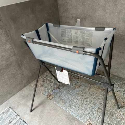 Stokke flexi bath, balje, nyfødtinnlegg og stativ