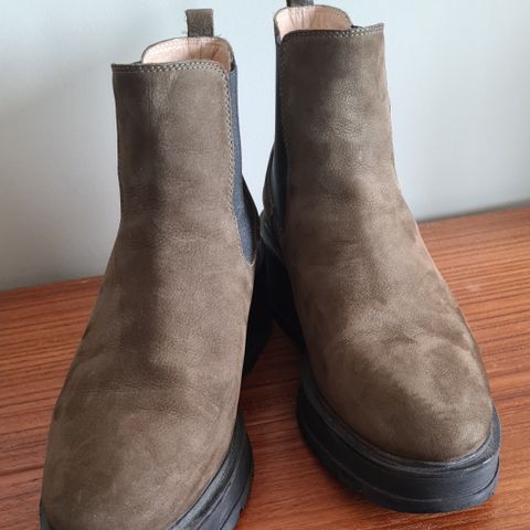 Unisa boots