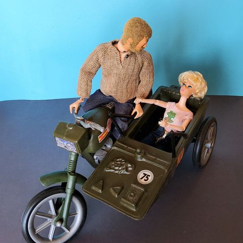 Vintage Barbie, GI Joe, Action man, motorsykkel med sidevogn