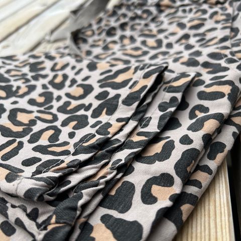 Made in Italy 🖤 bukser i superstretch / m leo print , one size