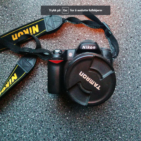 Nikon D80 med lader og fire filterlinser