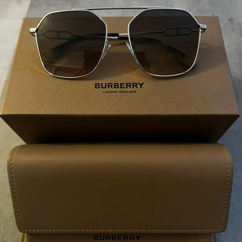 NY PRIS! Kule BURBERRY solbriller 😎