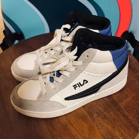 Fila sko str 37