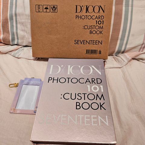 D/icon Seventeen 101 Custom Book