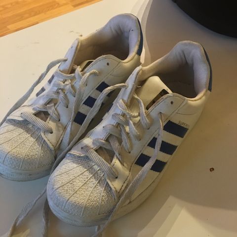 Adidas sko