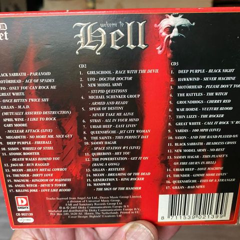 3 cd 'r  Welcome to Hell selges 150,-