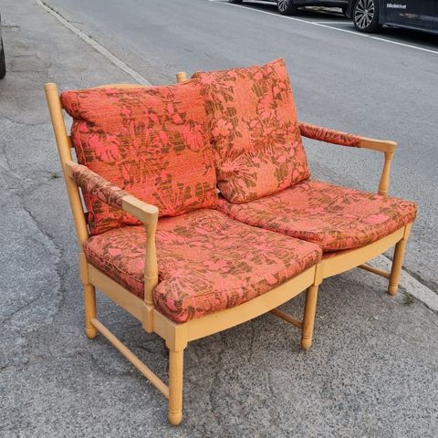 Alf Sture Gripsholm sofa - Tidløs eleganse fra en norsk designlegende"