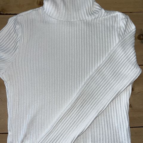 Høyhalset genser fra ginttricot str. M (hvit)