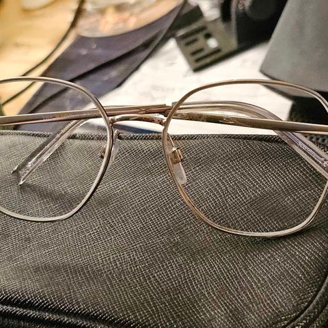 Marc Jacobs briller selges 400