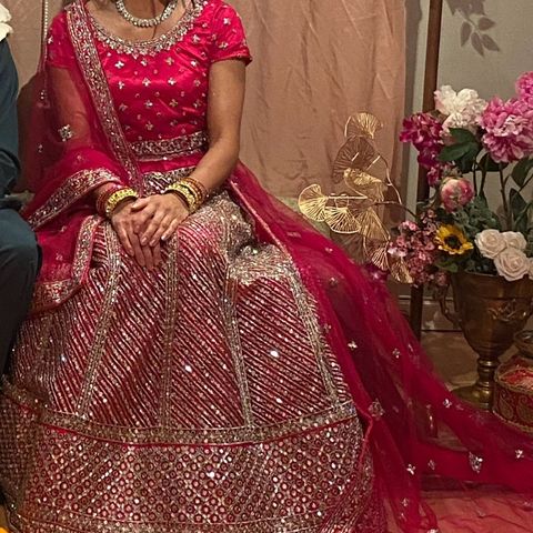 Indisk / Pakistansk - brudekjole/lehnga