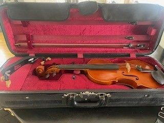 Fiolin 4/4 laget av fiolin maker selges