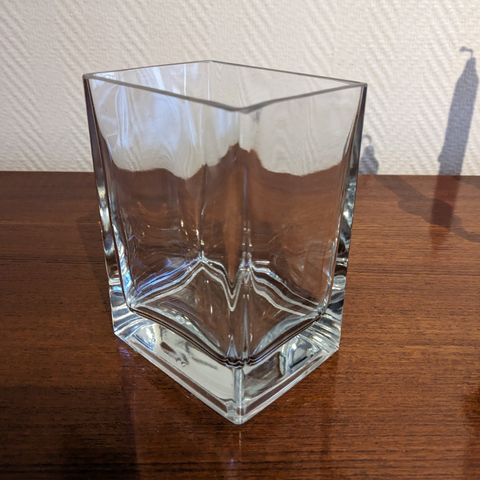 Glass vase