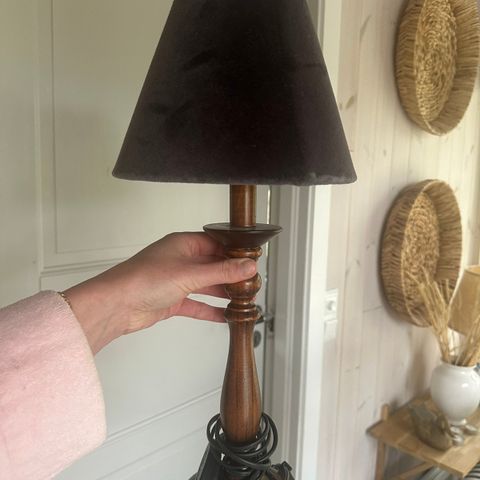 Bordlampe med skjerm