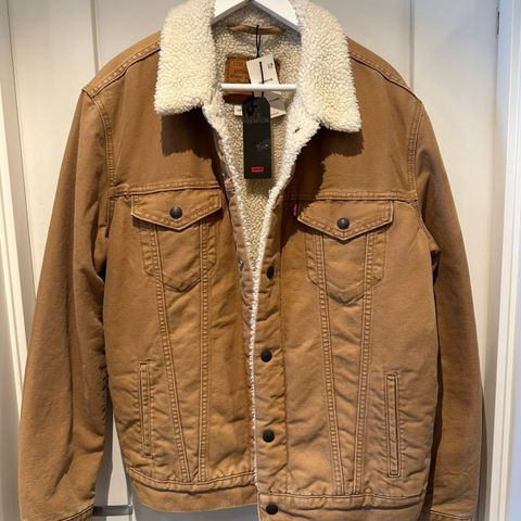 Levi’s sherpa / trucker jakke selges