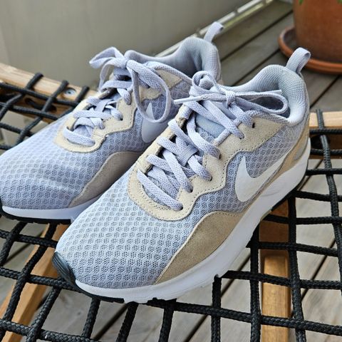 Nike joggesko / sneakers str. 36.5 - lite brukt, pene