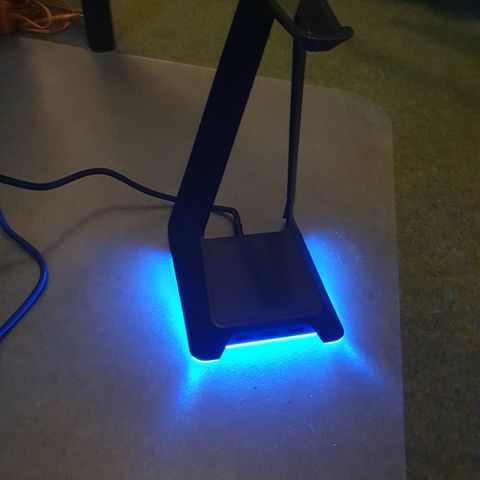 RAZER BASE STATION CHROMA STATIV