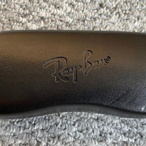 Ray Ban etui