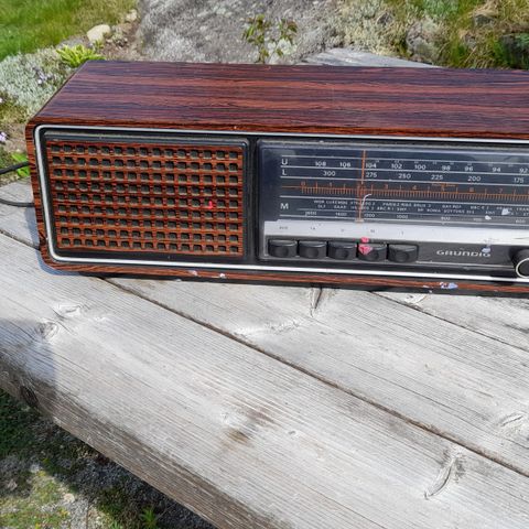 Gammel radio Grundig