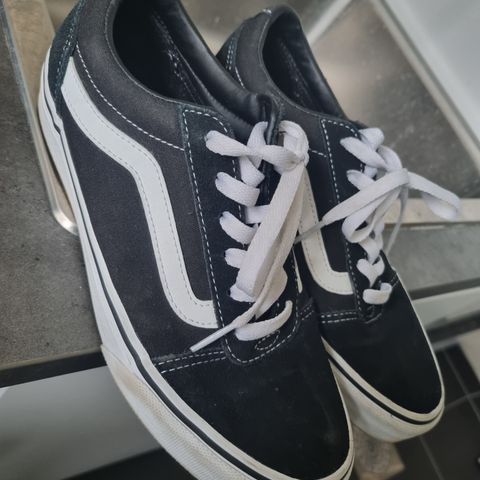 Vans Old Skool str. 38 (7,5) nesten som ny