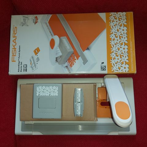 Fiskars  AdvantEdge Punch system startet set