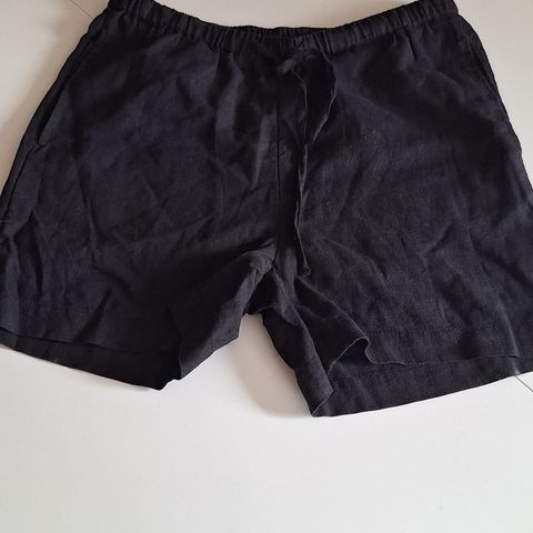 Lin shorts fra Bik Bok