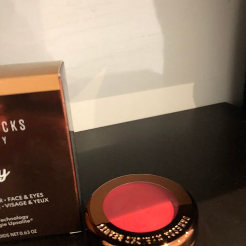 Danessa Myricks Beauty Yummy Skin Blurring Balm Powder Flushed Primadonna