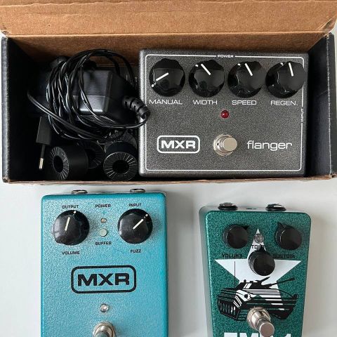 MXR Flanger, MXR Classic fuzz, Mojo Hand FX BMP-1