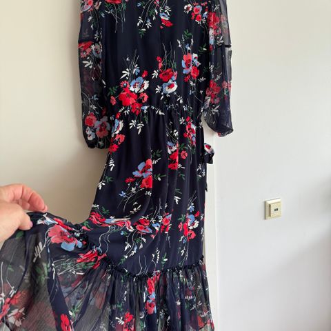 Ny aldri brukt Fineste Ralph Lauren kjole str 38/40 til sommer festen