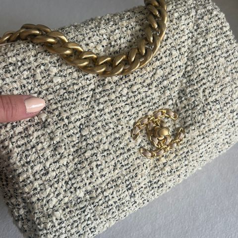 Chanel 19 Oreo Tweed