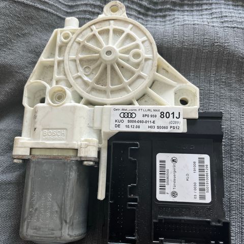 8P0959801J for Audi A3