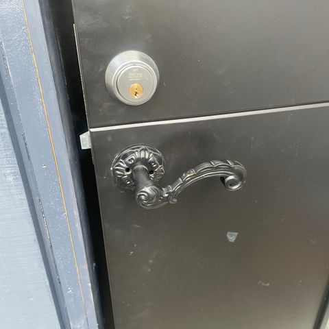 Låskasse og sylinder fra Assa Abloy / Trioving med 5 nøkler