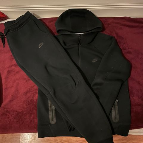 nike tracksuit