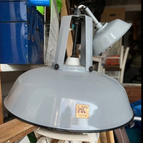 Industriell retro taklampe fra HK Living